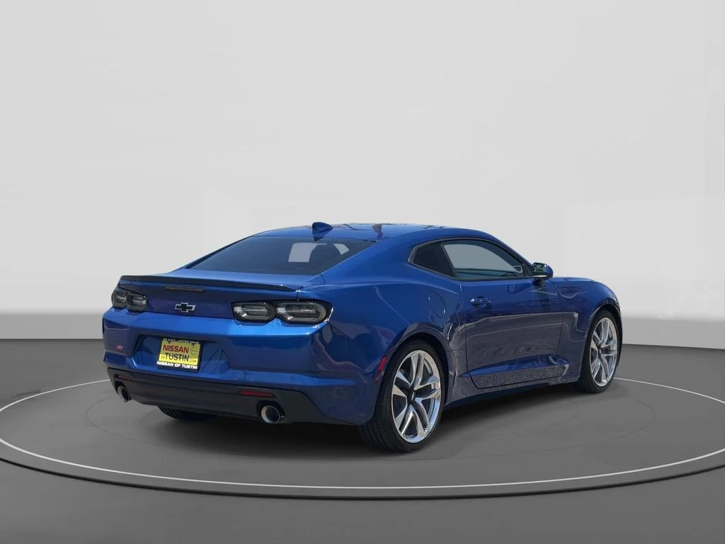 Used 2021 Riverside Blue Metallic Chevrolet 2LT image 7