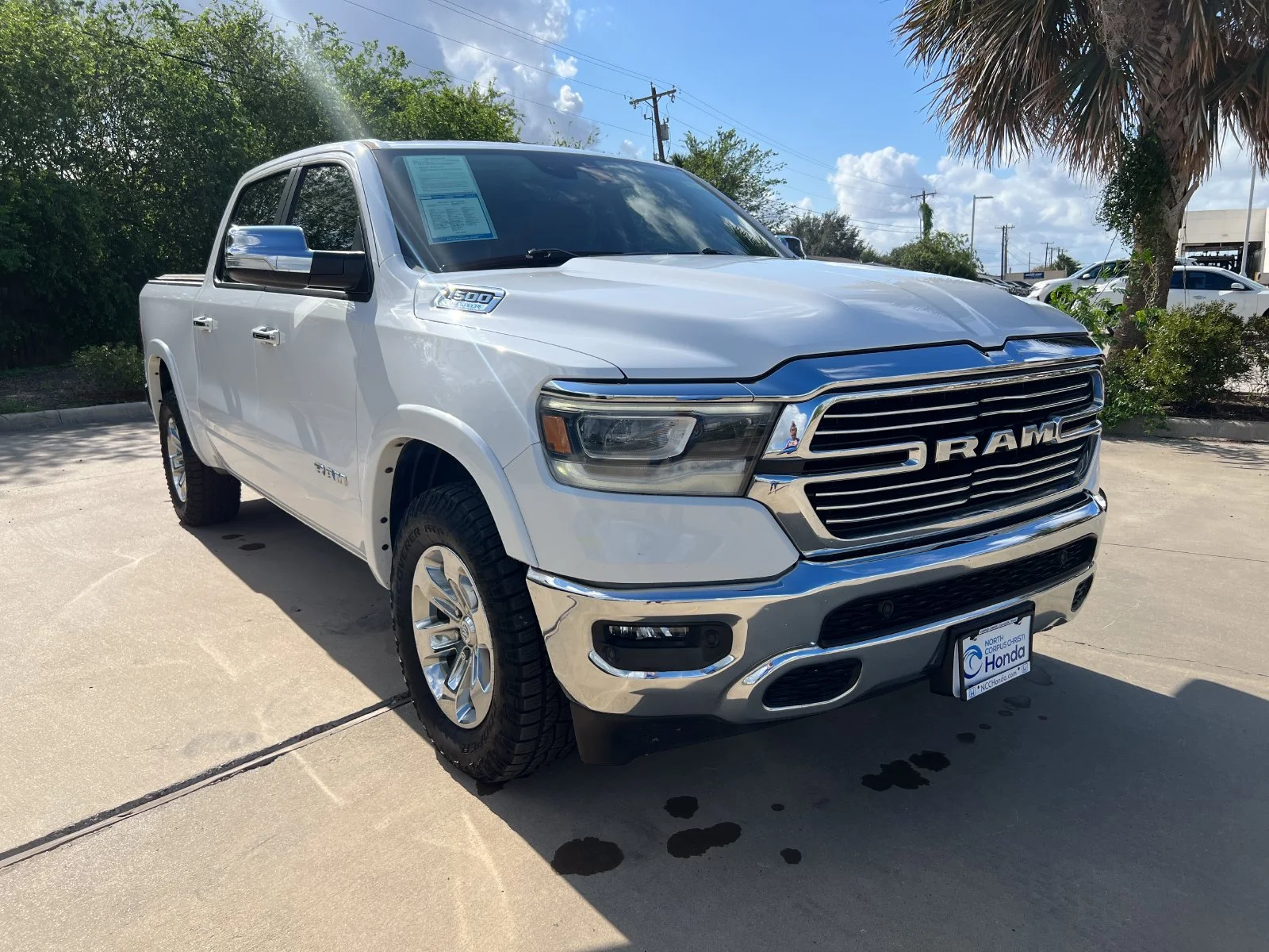 Used 2022 White Ram Laramie image 8