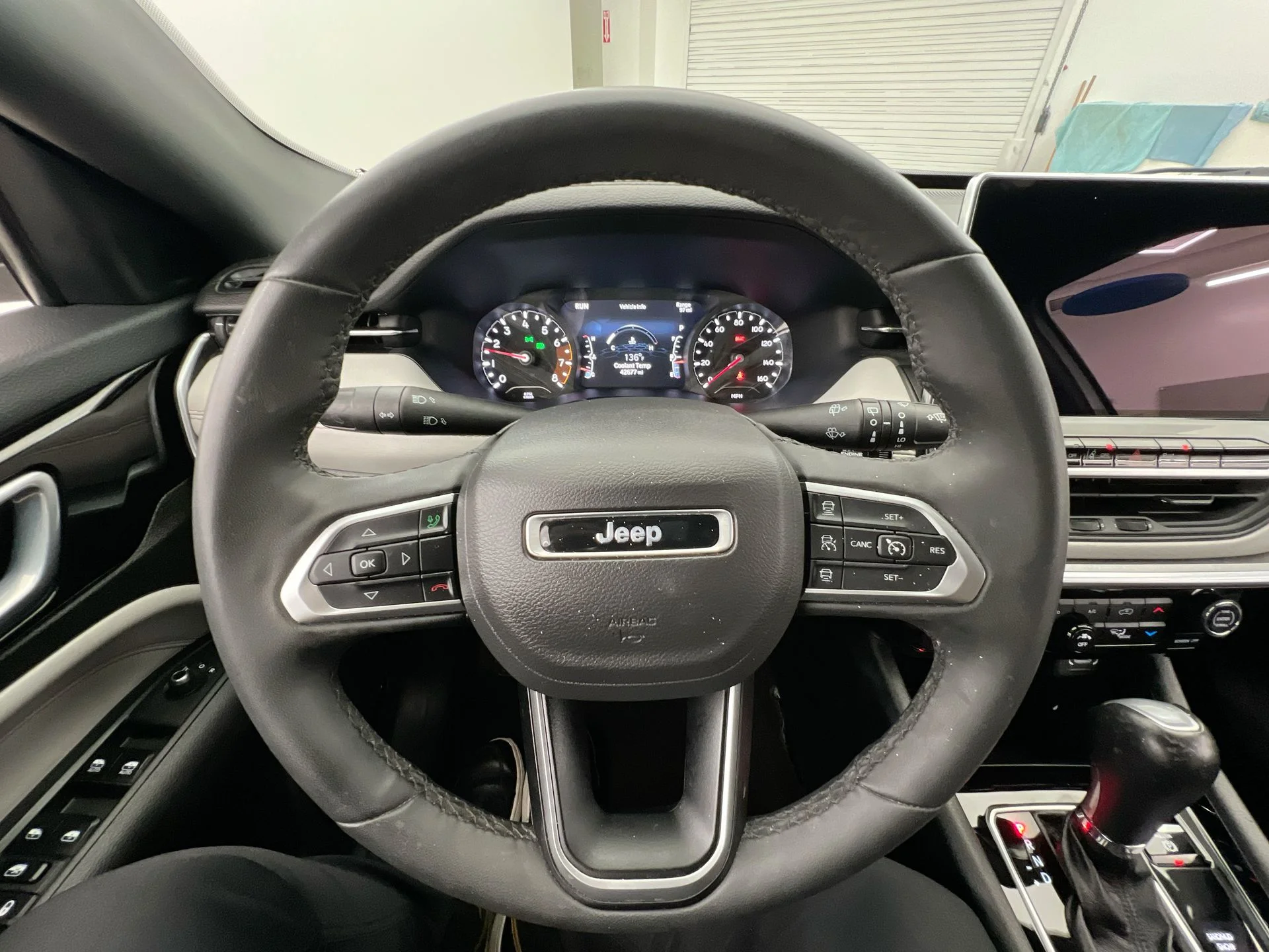 Used 2025 Silver Jeep Limited image 29