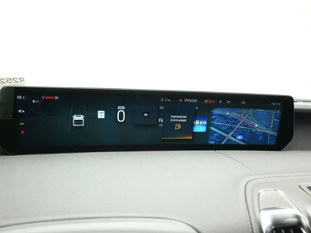 New 2025 Oxford White Ford Platinum image 13