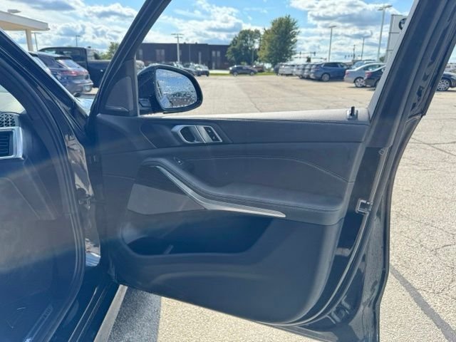 Certified Used 2024 Black Sapphire Metallic BMW xDrive40i image 8
