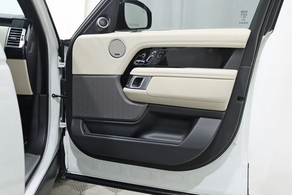 Used 2021 White Land Rover Westminster image 32