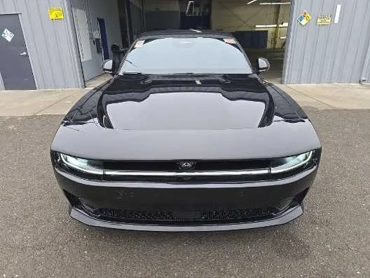 Used 2024 Dodge Charger Daytona Scat Pack with VIN 2C3CDBDK8RR206957 for sale in Kansas City