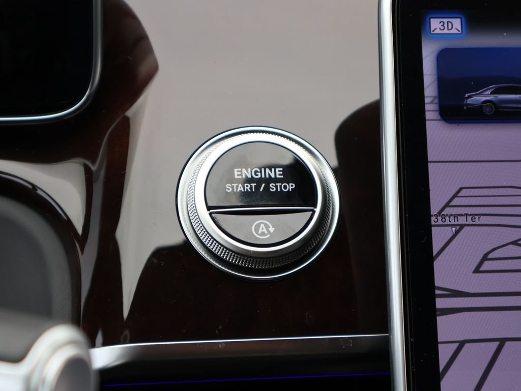 New 2026 MANUFAKTUR Graphite Metallic Mercedes-Benz S 580 image 31