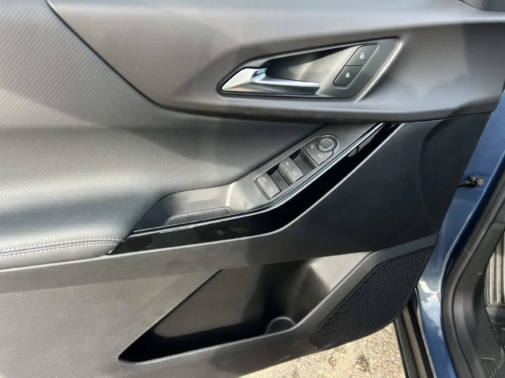 2027 Chevrolet Equinox LT - Photo 11
