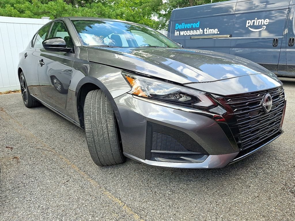 Used 2025 Gray Nissan 2.5 SR image 1