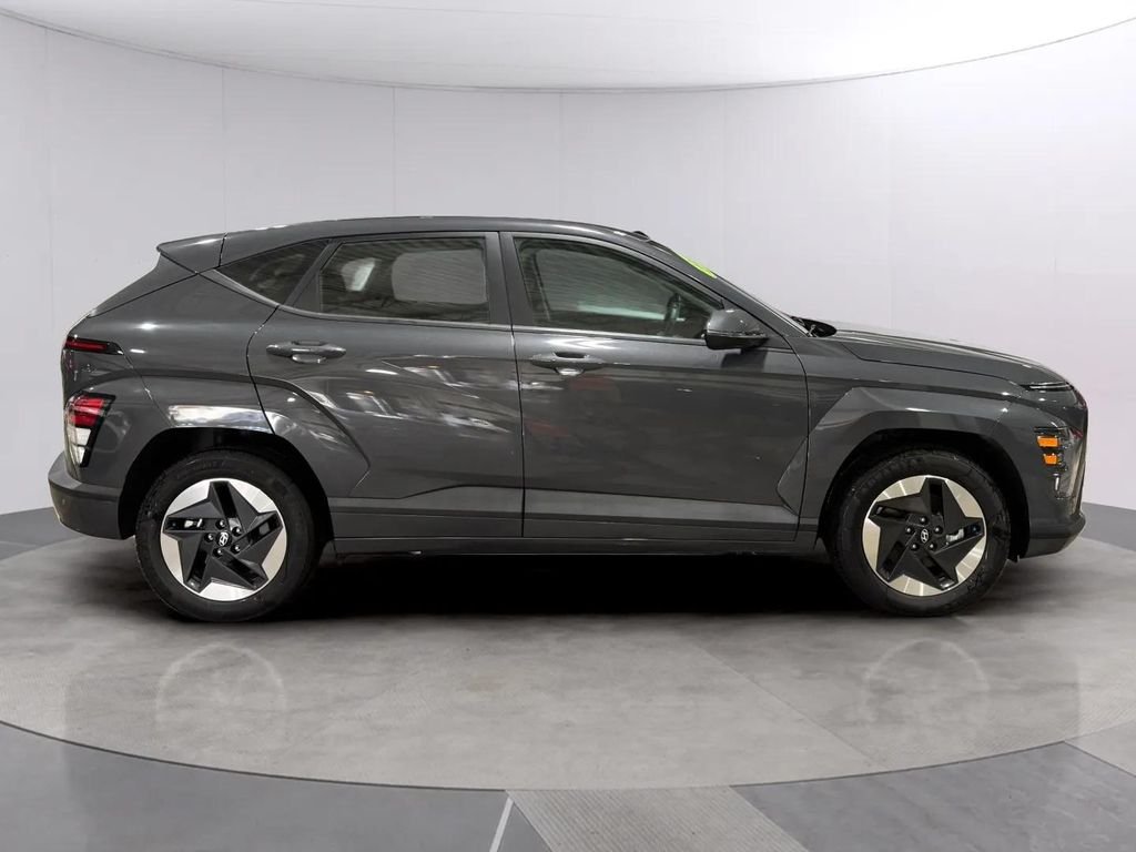 Certified 2024 Hyundai Kona EV SE with VIN KM8HB3A7XRU004889 for sale in Waukesha, WI