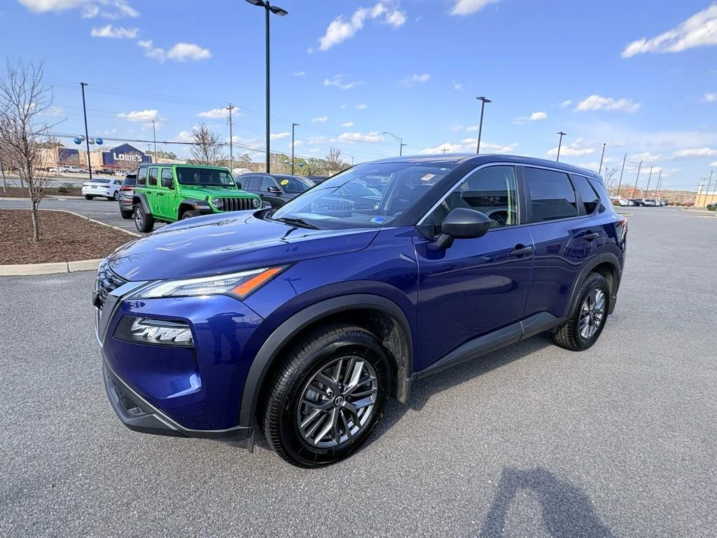 Used 2021 Blue Nissan S image 11