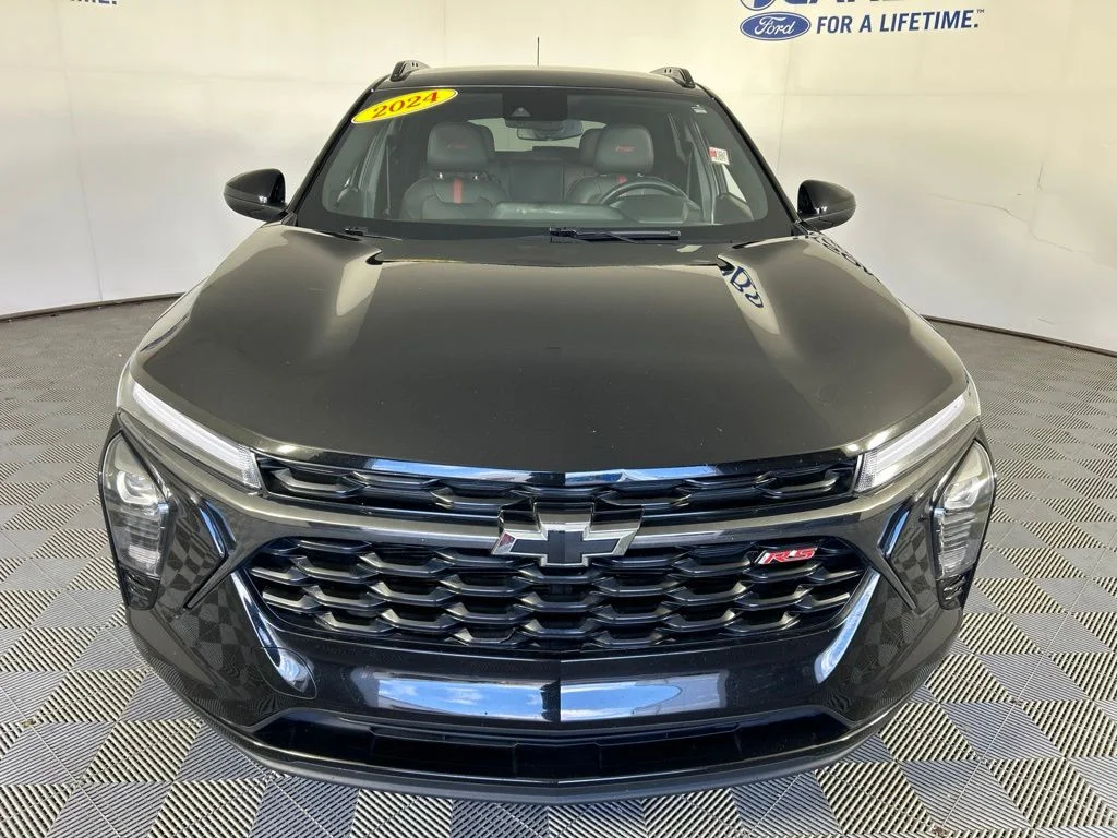 Used 2024 Black Chevrolet 2RS image 3