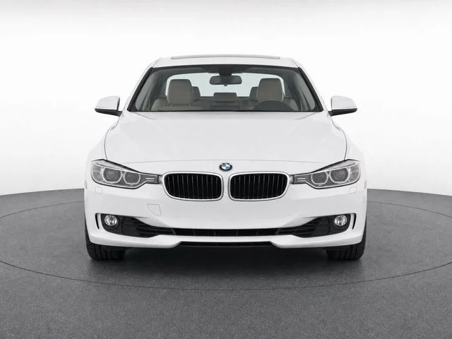 Used 2014 White BMW 320i xDrive image 2