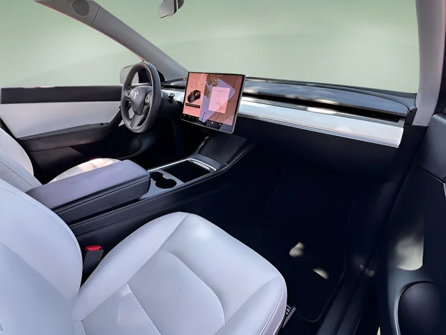 Used 2022  Tesla Long Range image 18