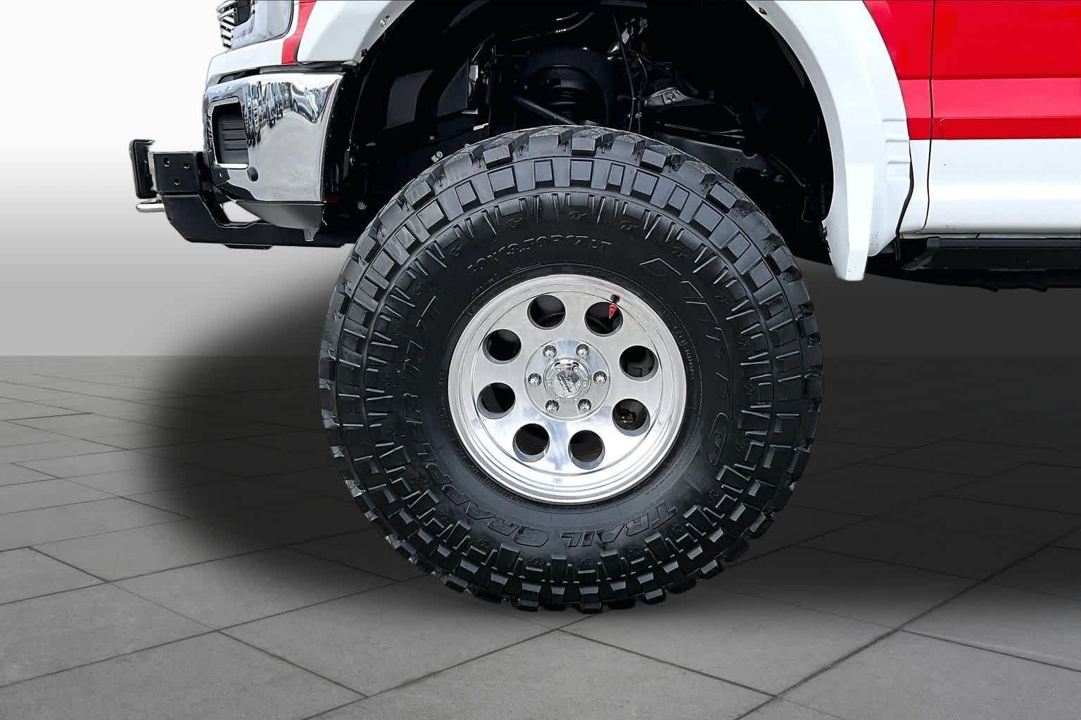 Used 2019 Oxford White Ford XLT image 10