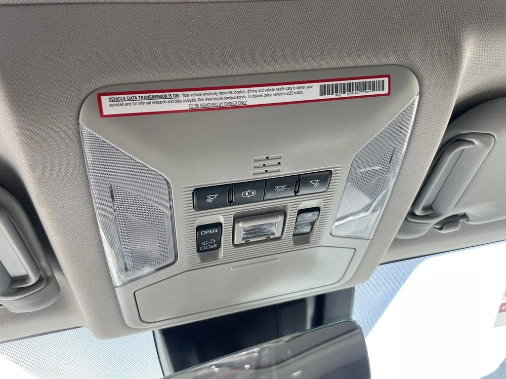 Used 2019 Super White Toyota XLE Premium image 24