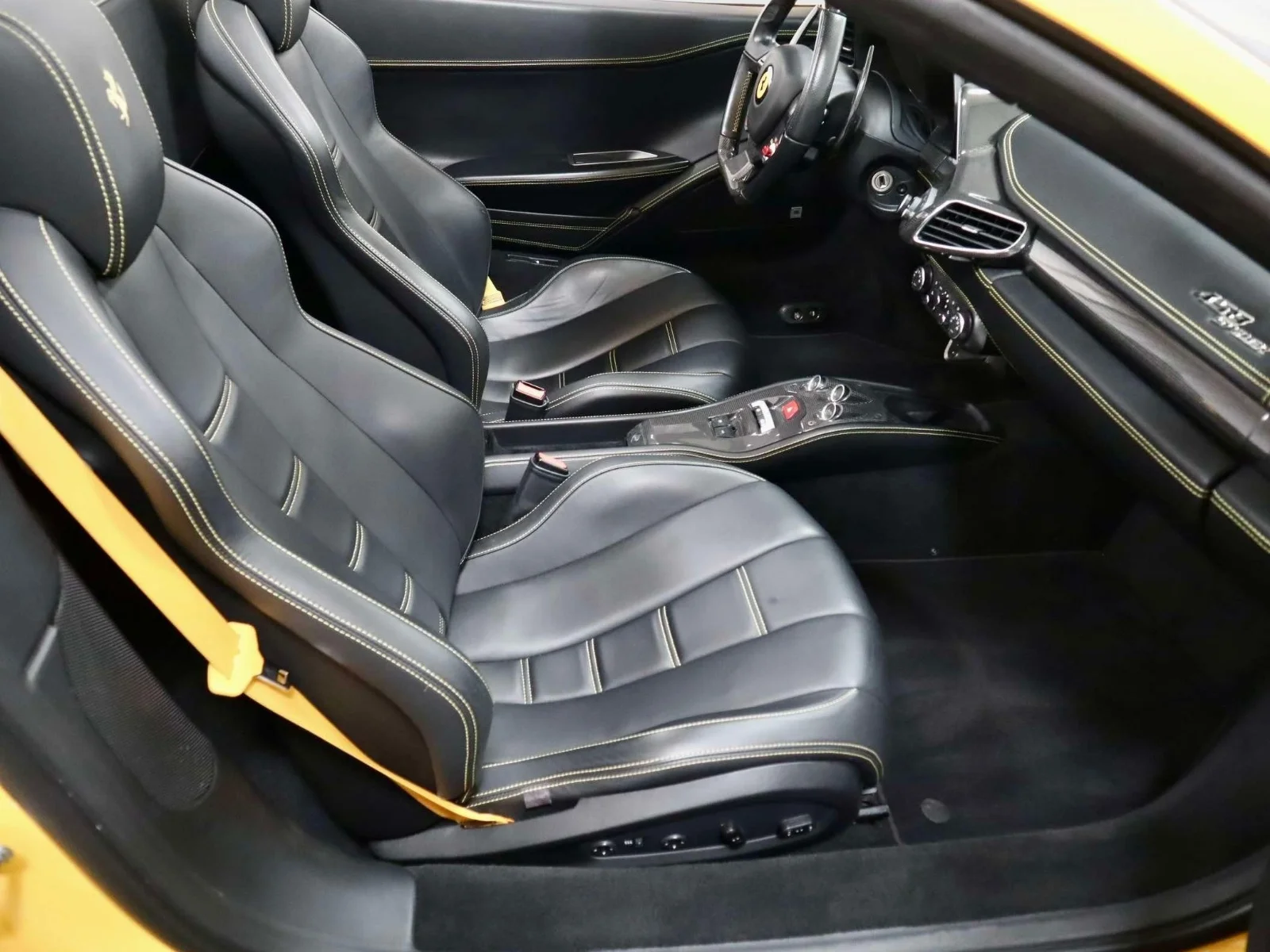 Used 2013 Giallo Modena Ferrari 2dr Conv image 15