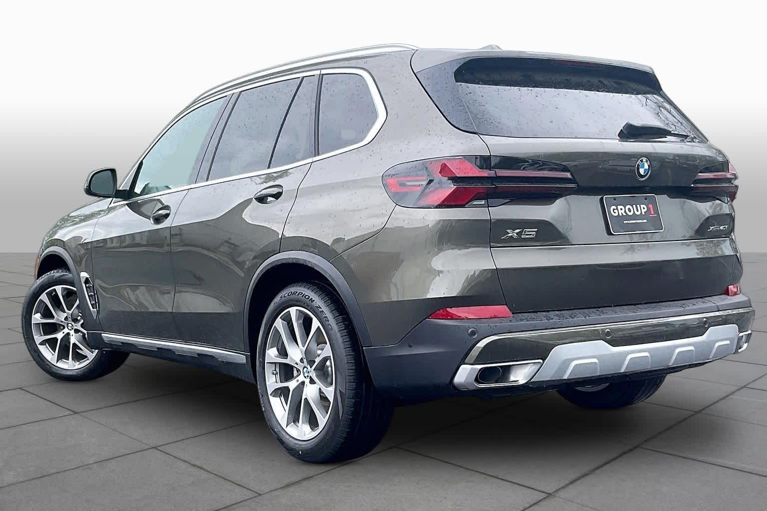 Used 2026 Manhattan Green Metallic BMW xDrive40i image 12