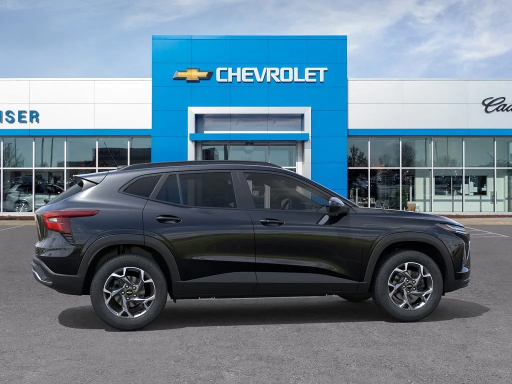 2026 Chevrolet Trax LT - Photo 9