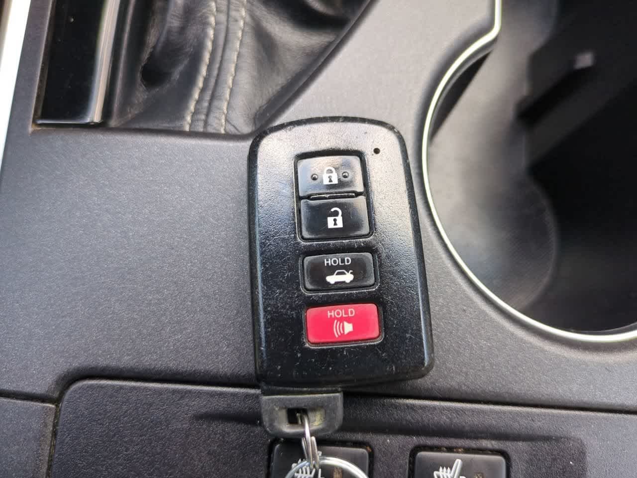 Used 2015 Predawn Gray Mica Toyota XLE image 28