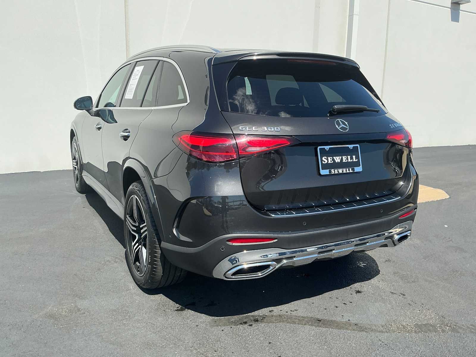 Certified Used 2023 Graphite Grey Metallic Mercedes-Benz GLC 300 image 6