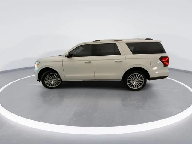 Used 2022 White Ford Limited image 4