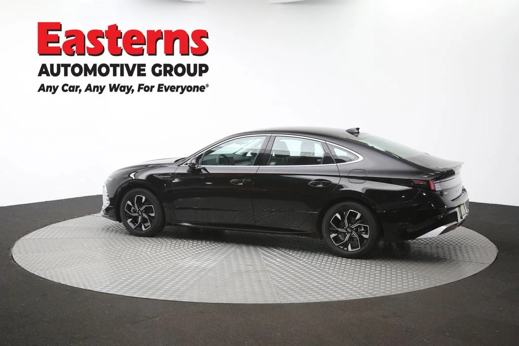 Used 2024 Black Hyundai SEL image 62