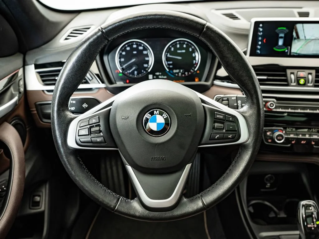 Used 2021 Black Sapphire Metallic BMW sDrive28i image 42