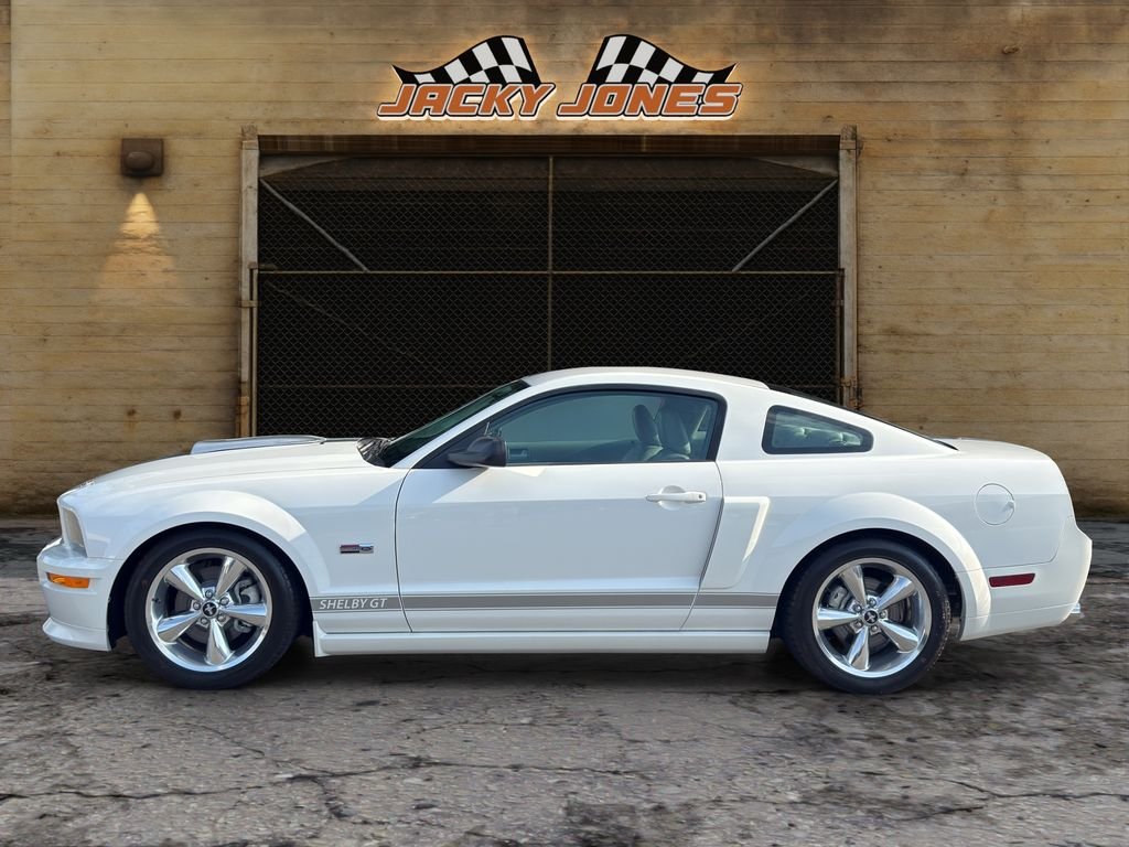 Used 2007 White Ford GT image 3