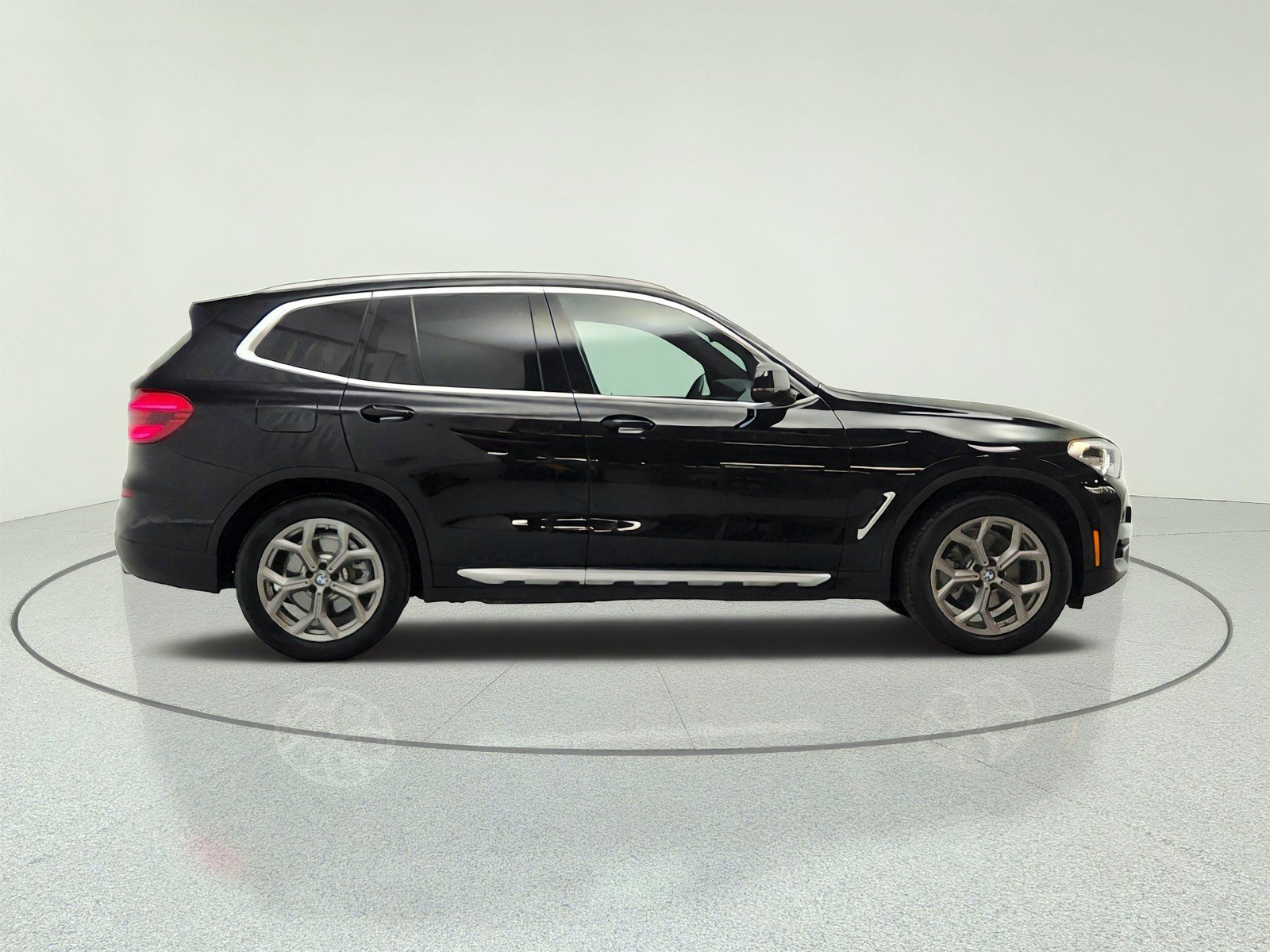 Used 2021 Jet Black BMW sDrive30i Sports Activity Vehicle image 4