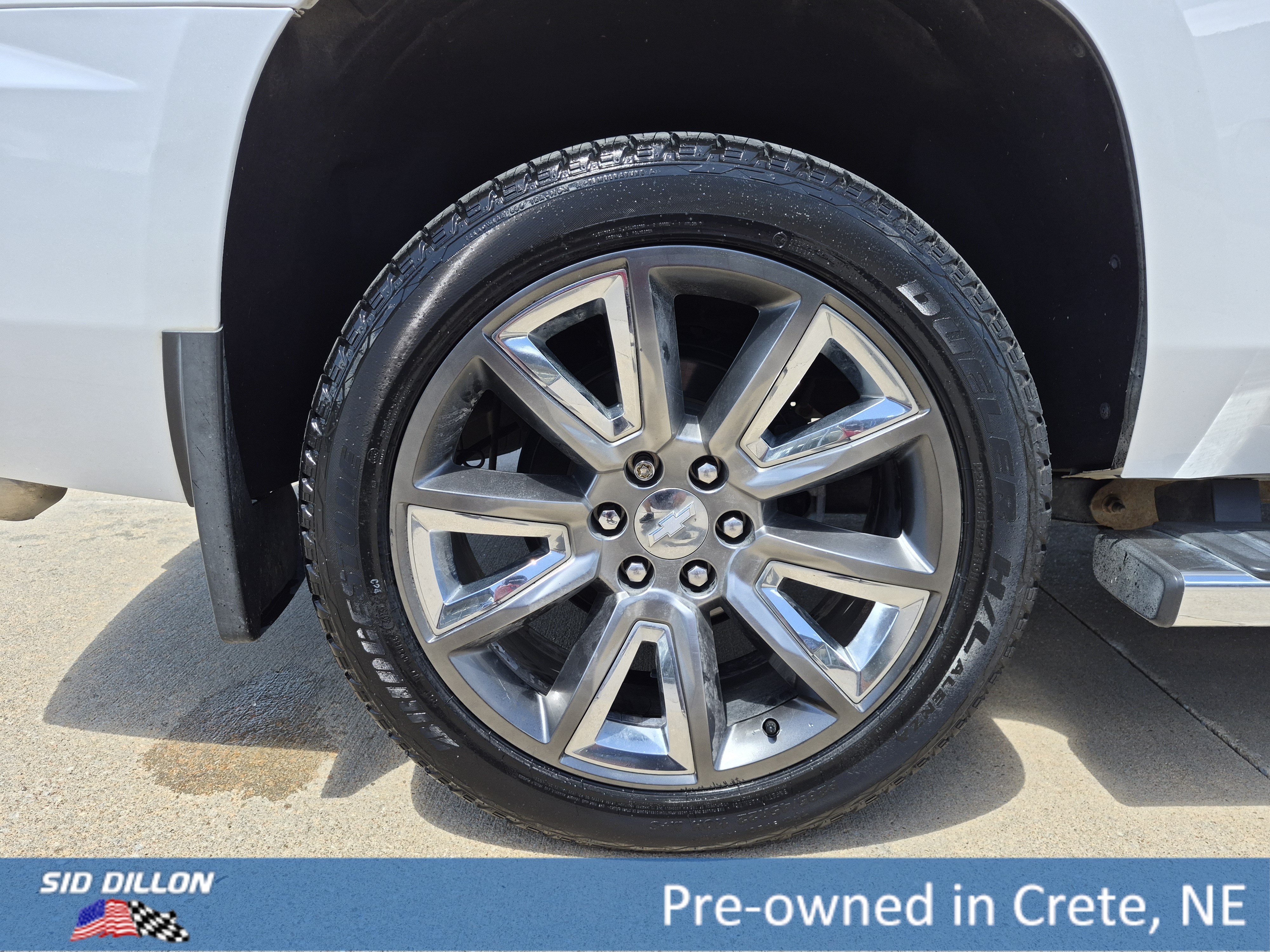 Used 2019 Iridescent Pearl Tricoat Chevrolet LT image 14