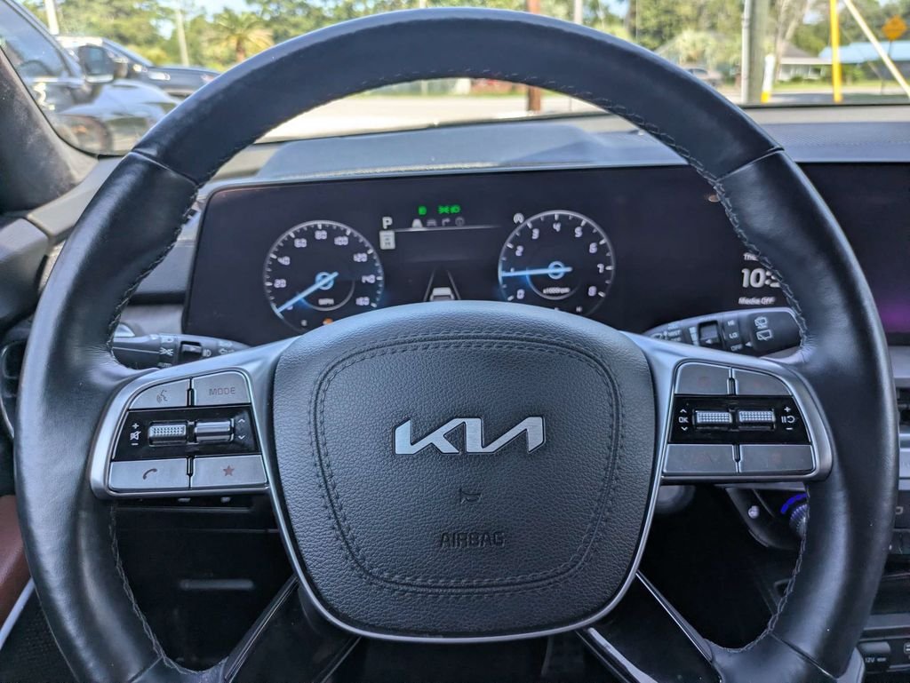 Used 2024 Silver Kia SX-Prestige image 32