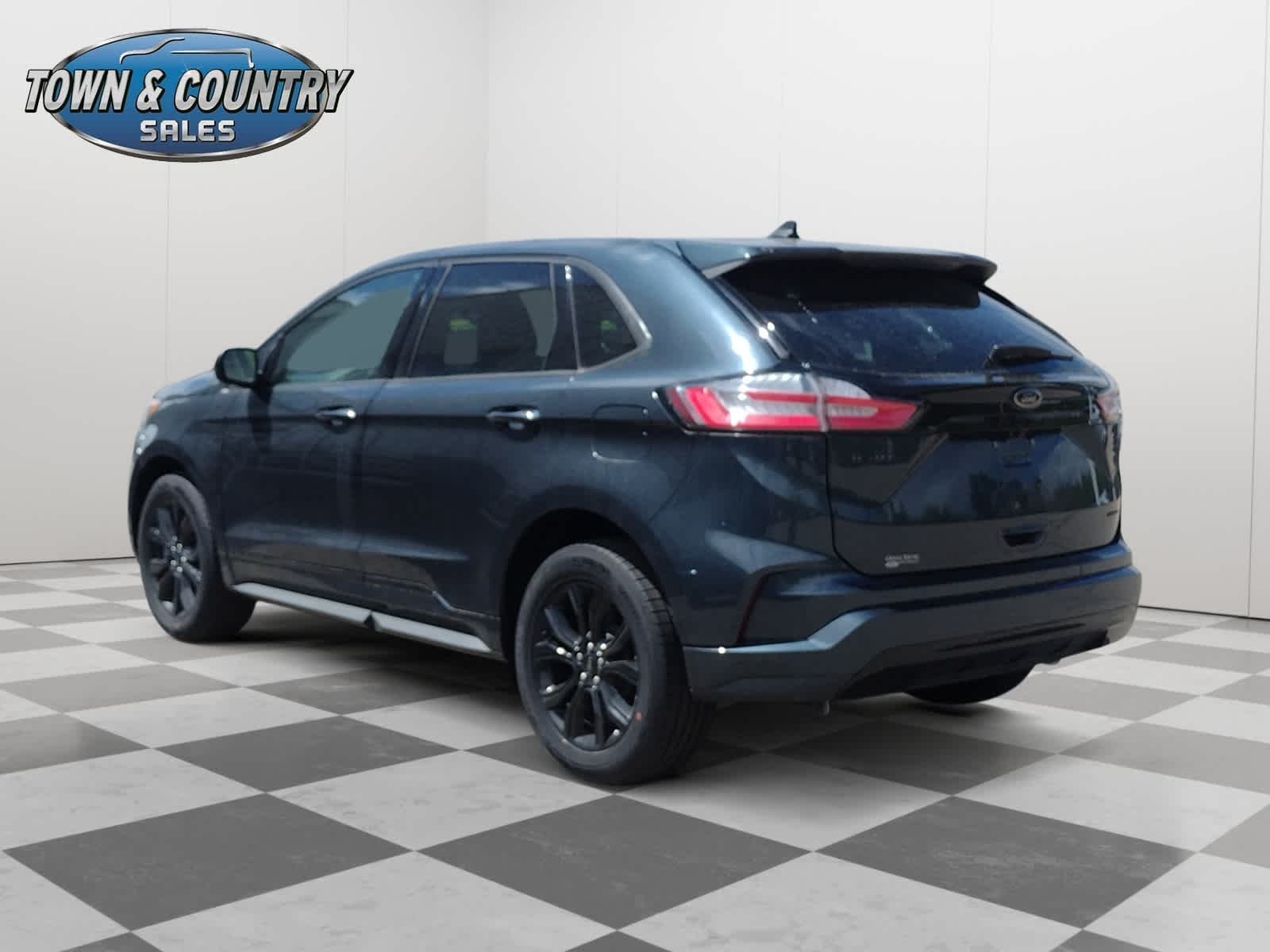 New 2024 Stone Blue Metallic Ford SE image 5