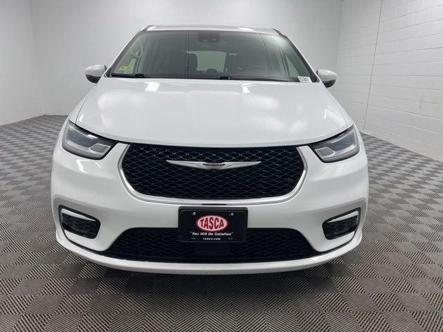 Used 2023 White Chrysler Touring L image 3
