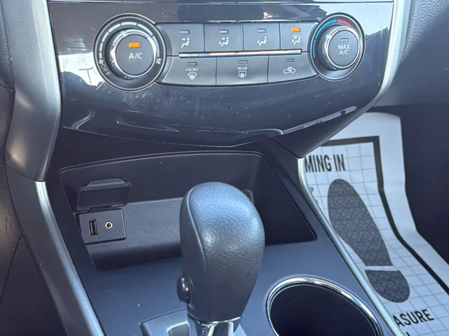 Used 2015 Blue Nissan 2.5 S image 21