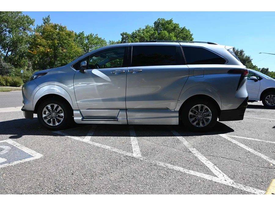 New 2025 SILVER Toyota XLE+ AWD Mobility Handicap Van image 9