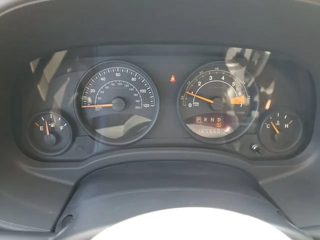 Used 2014 Granite Crystal Jeep Sport image 13