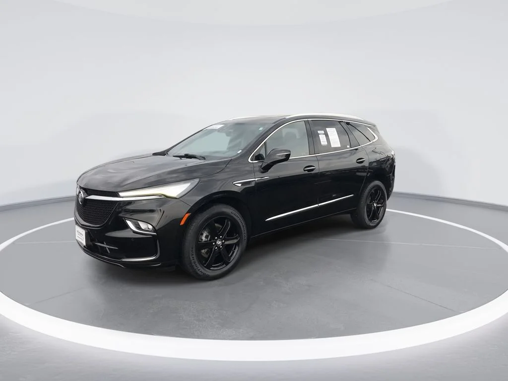 Used 2023 Black Buick Essence image 4