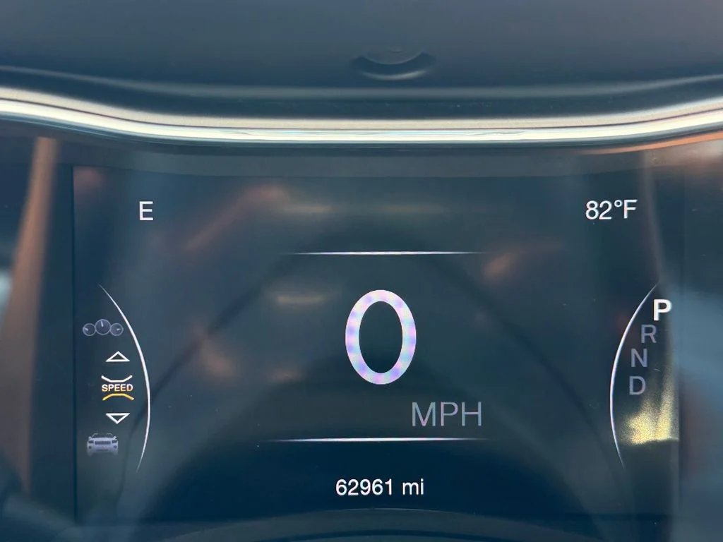 Used 2021 Red Jeep Laredo E image 18