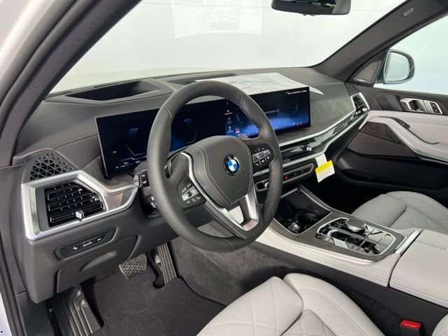 New 2026 White BMW sDrive40i image 12