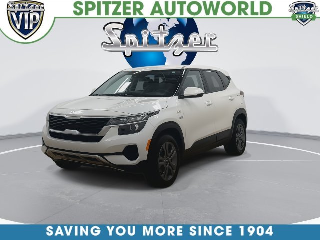 Used 2023 White Kia LX image 3