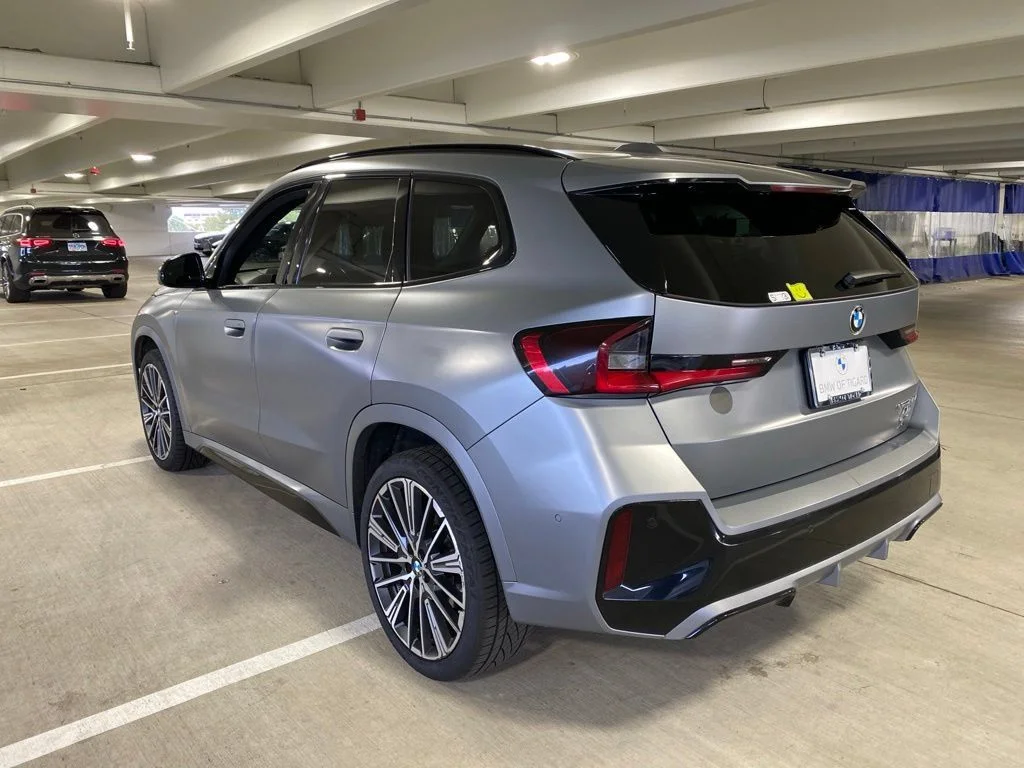 Used 2023 Gray Metallic BMW xDrive28i image 3