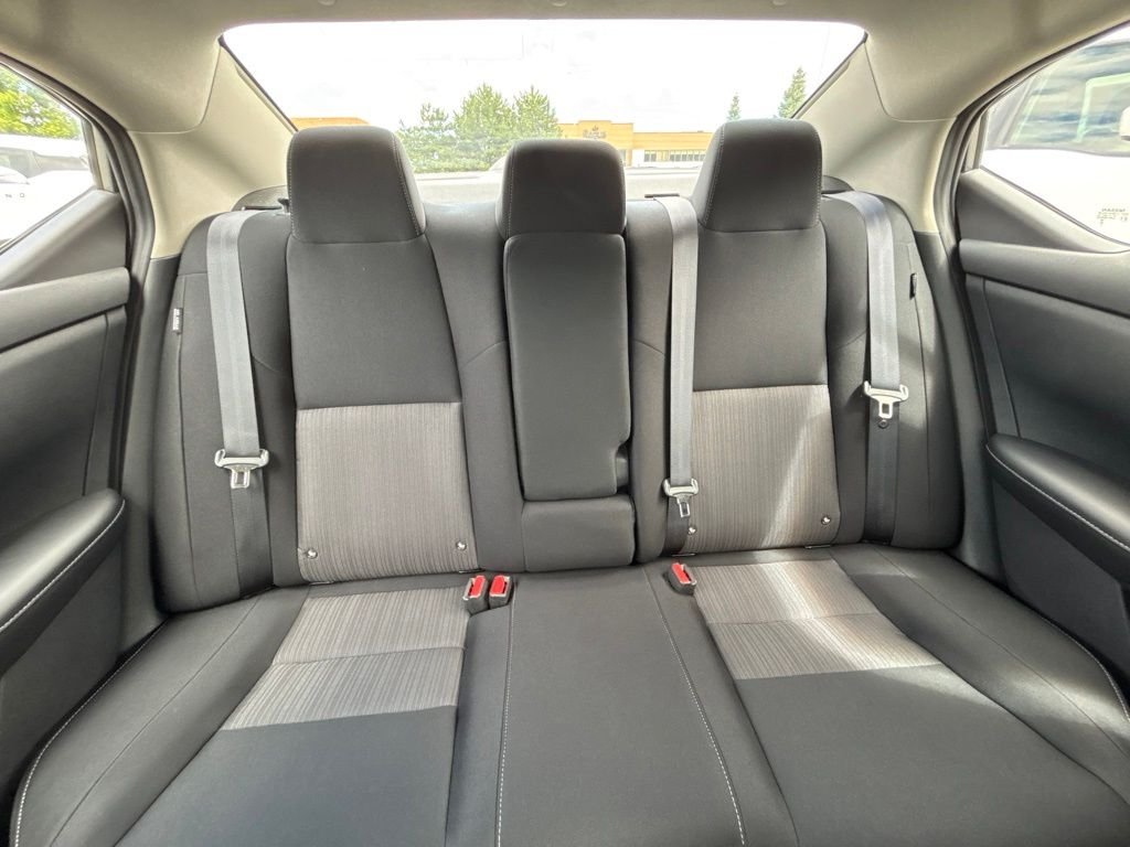 Used 2022 Gray Nissan SV image 28