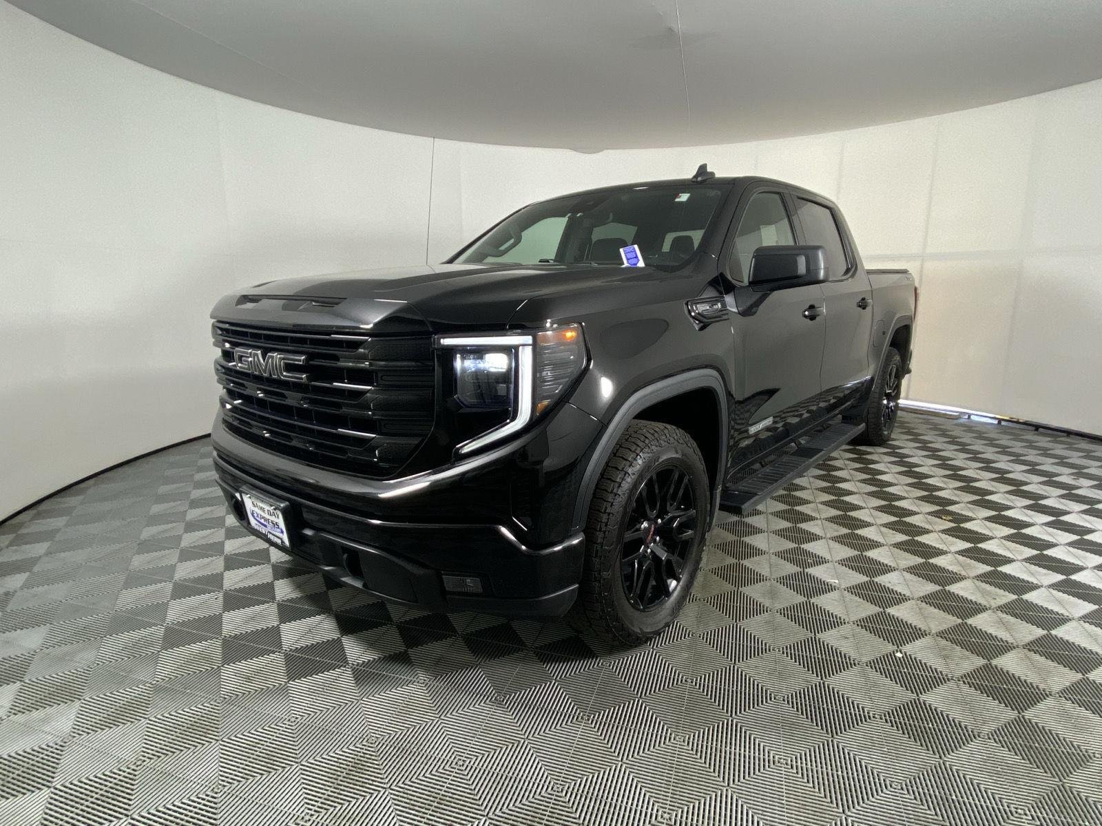 Used 2023 Onyx Black GMC Elevation image 3
