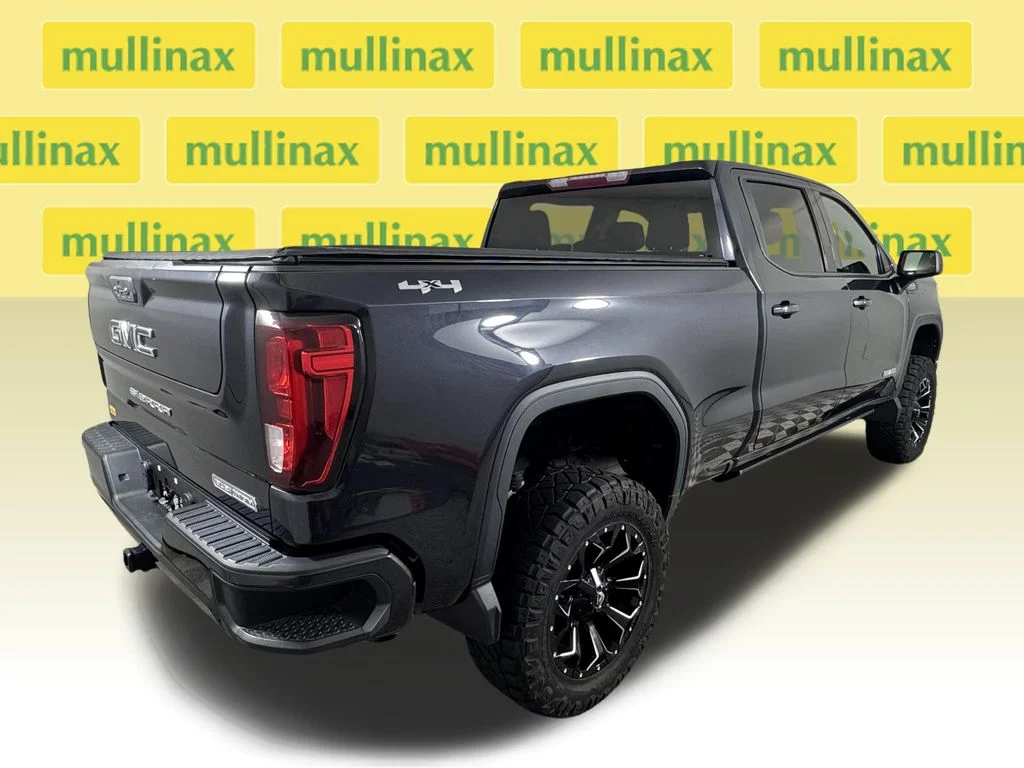 Used 2022  GMC Elevation image 4