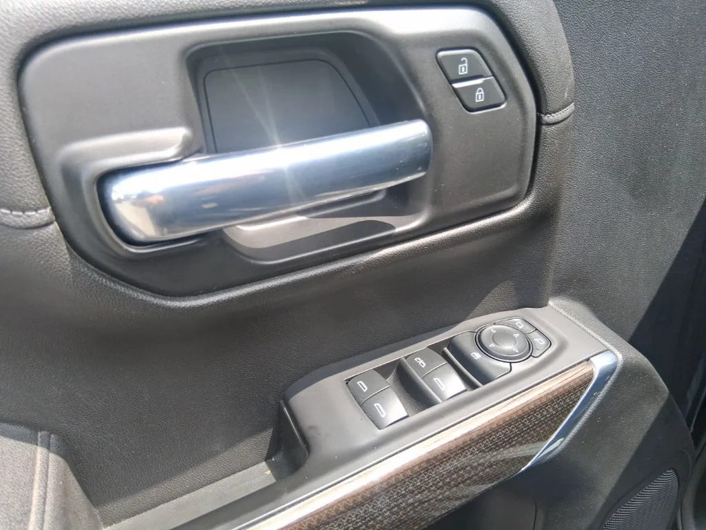 Used 2021 Gray Chevrolet LT image 11