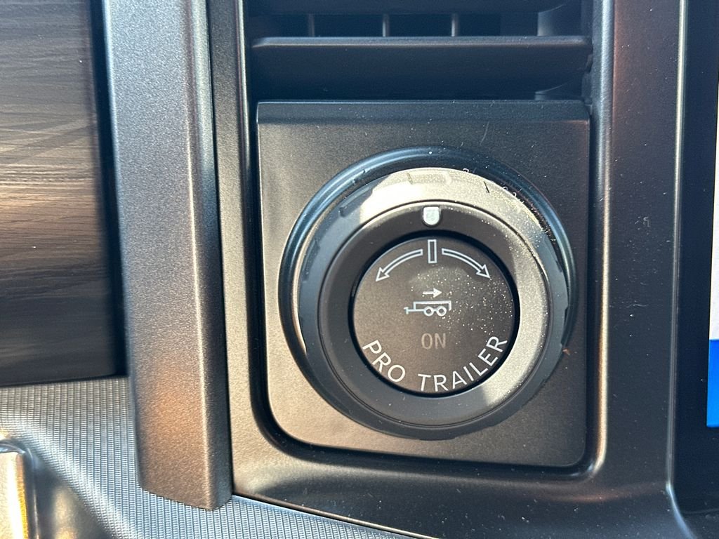 New 2025 White Ford Lariat image 31