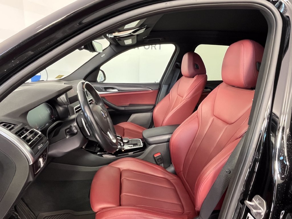 Used 2023 Black BMW xDrive30i image 2
