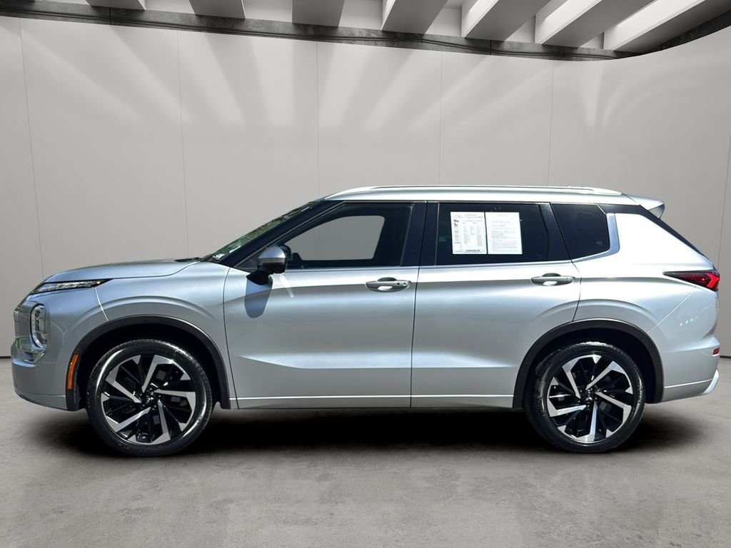 Used 2022 Silver Mitsubishi SEL image 2