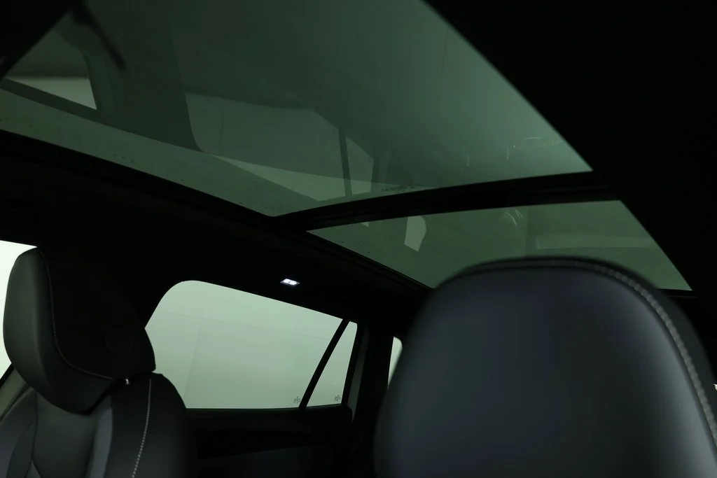Used 2026  Volkswagen SE R-Line Black image 10