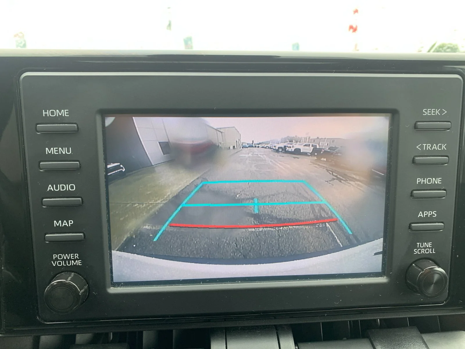 Used 2019 White Toyota XLE image 21