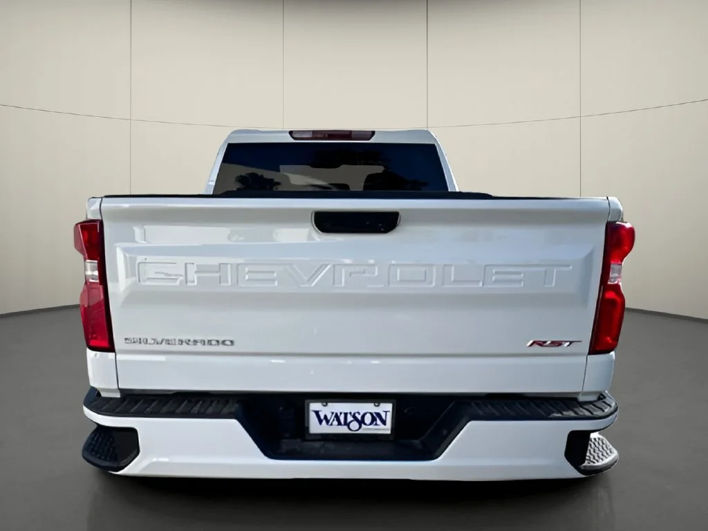New 2026 Summit White Chevrolet RST image 4