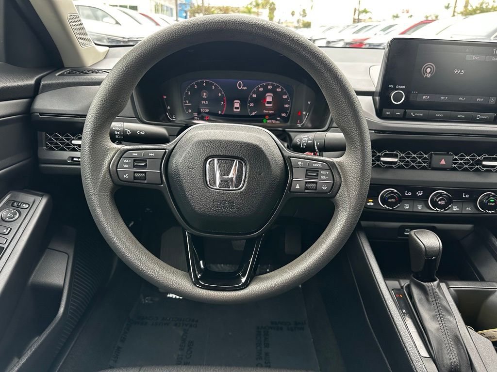 Used 2025 Gray Honda SE image 19